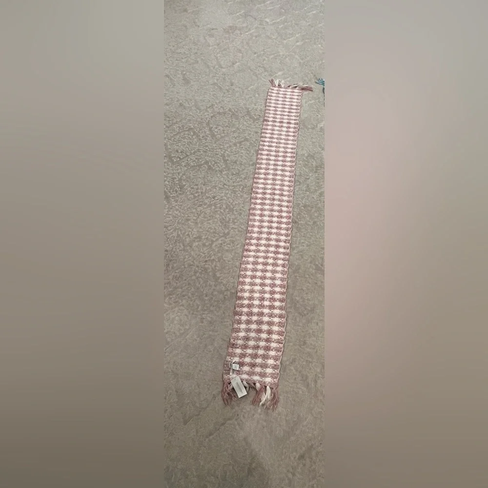 Banana Republic NWT Scarf pink and white host pick